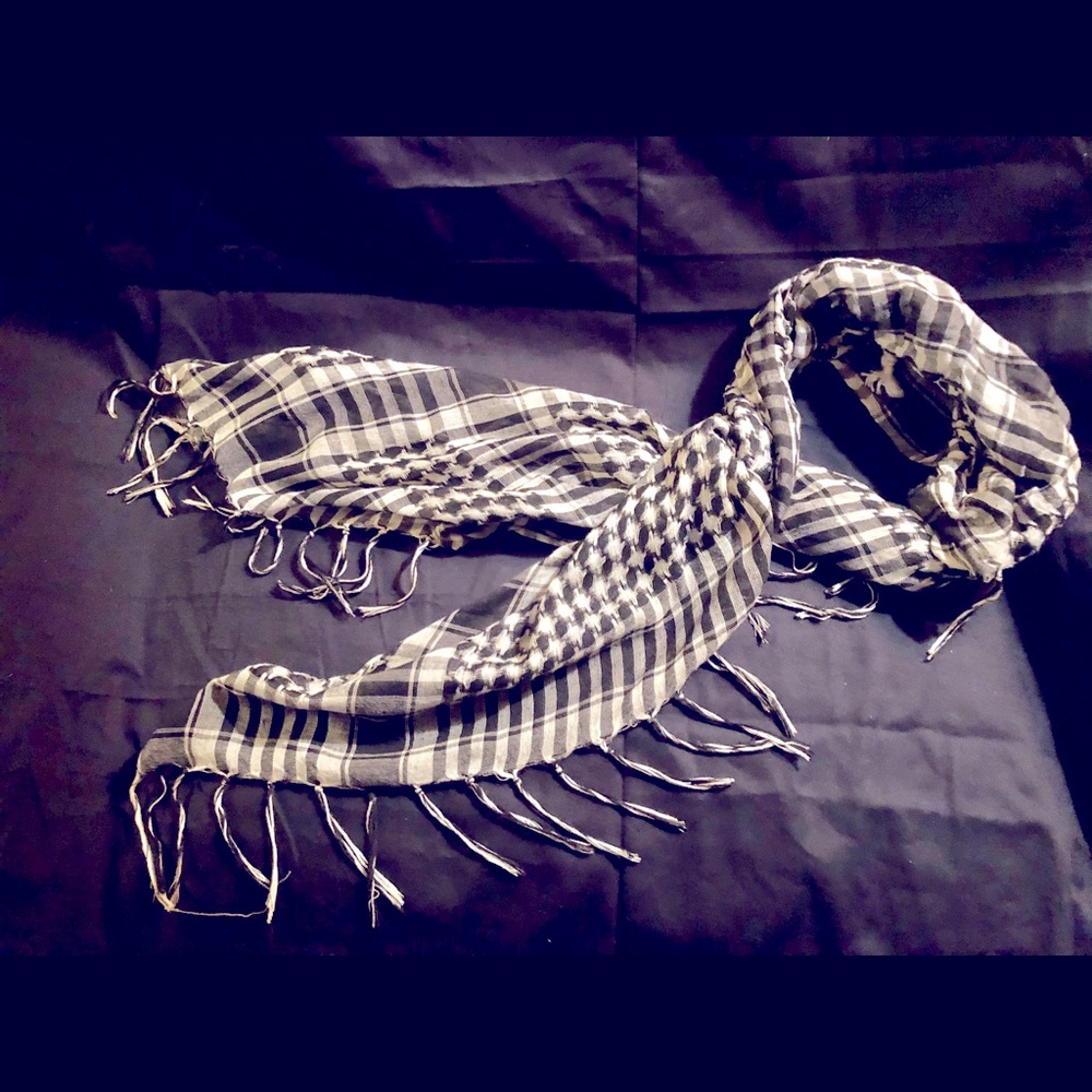 Women’s Boutique Multi-Pattern Scarf/Wrap